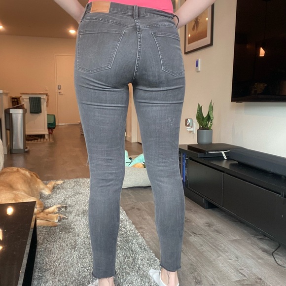 Madewell Black 9” High-Rise Skinny Ripped Jeans - Picture 3 of 7